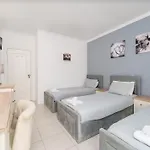 401 - 2 Bedroom - Oura - Sea View Apartment *
