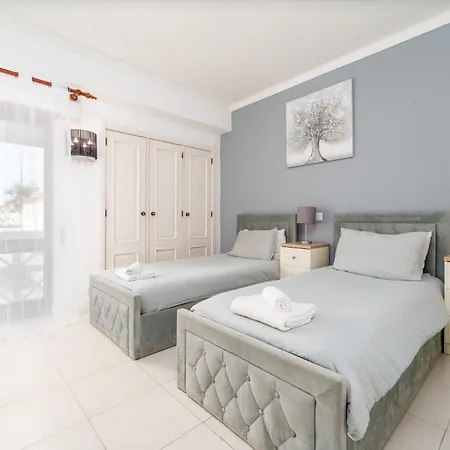 401 - 2 Bedroom - Oura - Sea View דירה