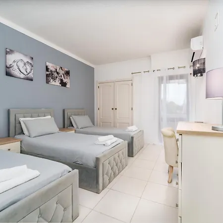 Apartment 401 - 2 Bedroom - Oura - Sea View *