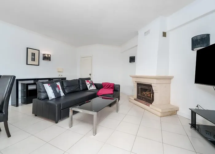 401 - 2 Bedroom - Oura - Sea View *